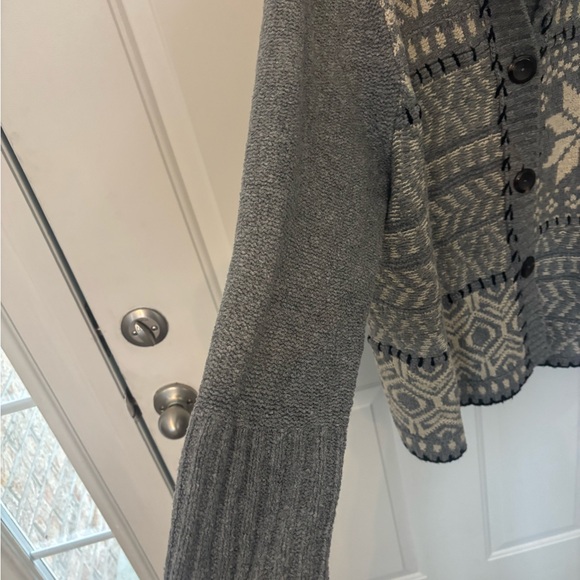 J. Jill Gray and Cream Patterned Cardigan. 2X Perfect Condition - Picture 7 of 14
